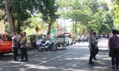 Polres-Bondowoso-Siagakan-Personel-Kawal-Proses-Rekapitulasi-Hasil-Pilkada-Tingkat-Kabupaten